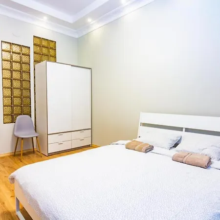 דירה Bright 4 Bedroom In Old Town *